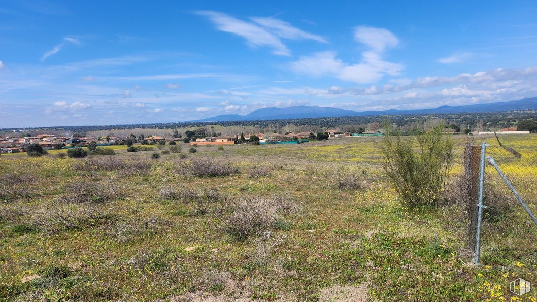 Land for sale at Zona Mirador de Fuente Romero, Hormigos, Toledo, 45919 with cloud, sky, plant, natural landscape, mountain, grass, landscape, house, grassland and road around