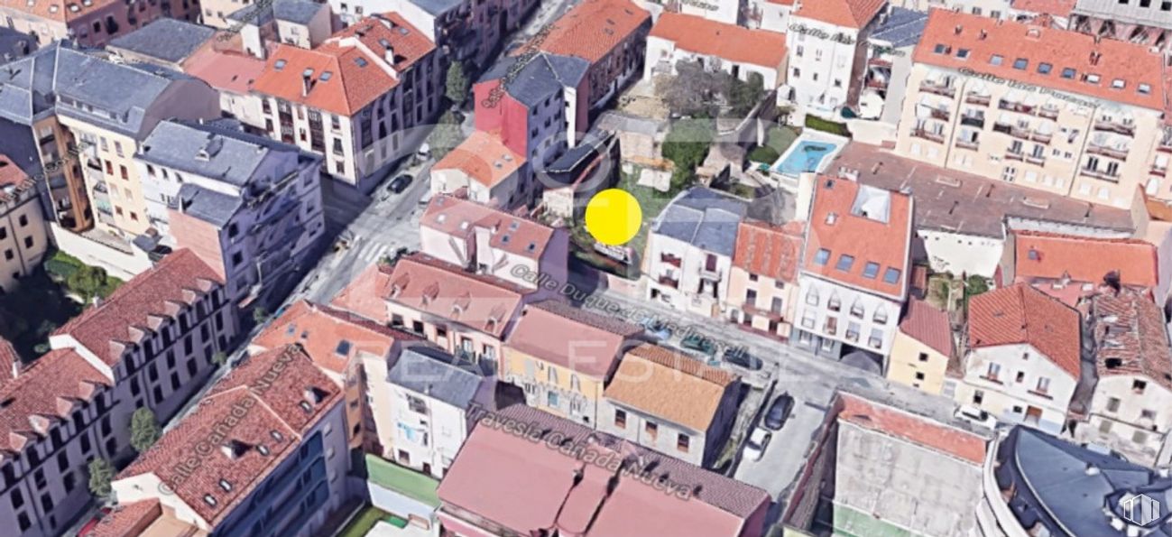 Land for sale at Calle Duque de Medinaceli, 35, San Lorenzo de El Escorial, Madrid, 28200 with house, building, daytime, window, fixture, urban design, cityscape, landscape, neighbourhood and residential area around