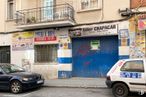 Retail for sale at Calle Amor Hermoso, 7, Usera, Madrid, 28026 with wheel, car, window, building, automotive parking light, tire, land vehicle, vehicle, photograph and motor vehicle around