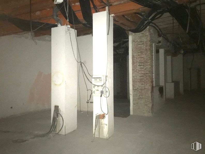 Local en venta en Calle Pizarro, 14, Centro, Madrid, 28004 con alumbrado, madera, suelo, piso, arte, gas, oscuridad, techo, cableado eléctrico y edificio alrededor