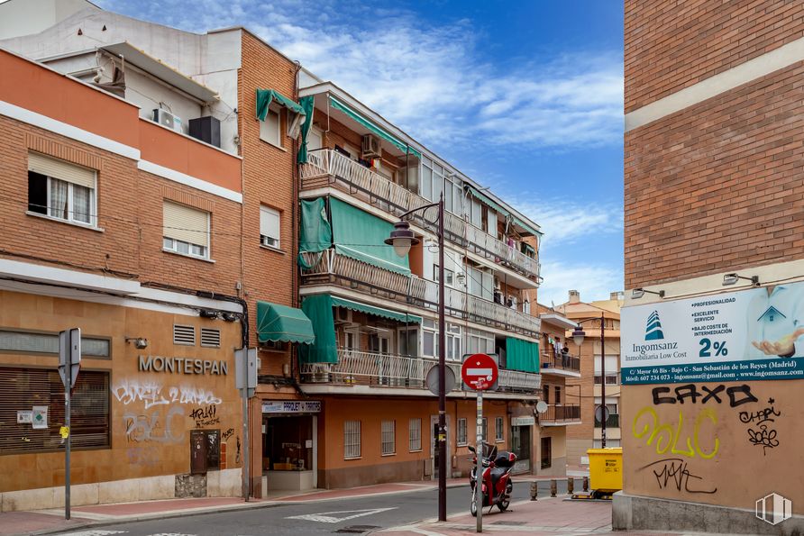 Local en venta en Calle Travesía del Socorro, 3, San Sebastián de los Reyes, Madrid, 28700 con edificio, ventana, nube, cielo, propiedad, infraestructura, diseño urbano, barrio, zona residencial y casa alrededor