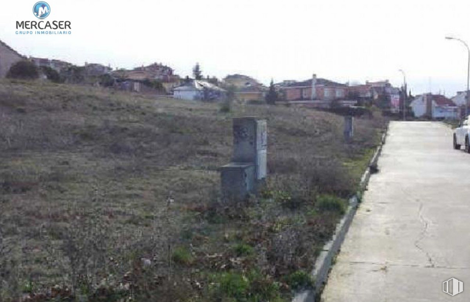 Land for sale at Avenida Mediterráneo, El Casar, Guadalajara, 19170 with plant, sky, land lot, building, landscape, grass, road, tree, soil and road surface around