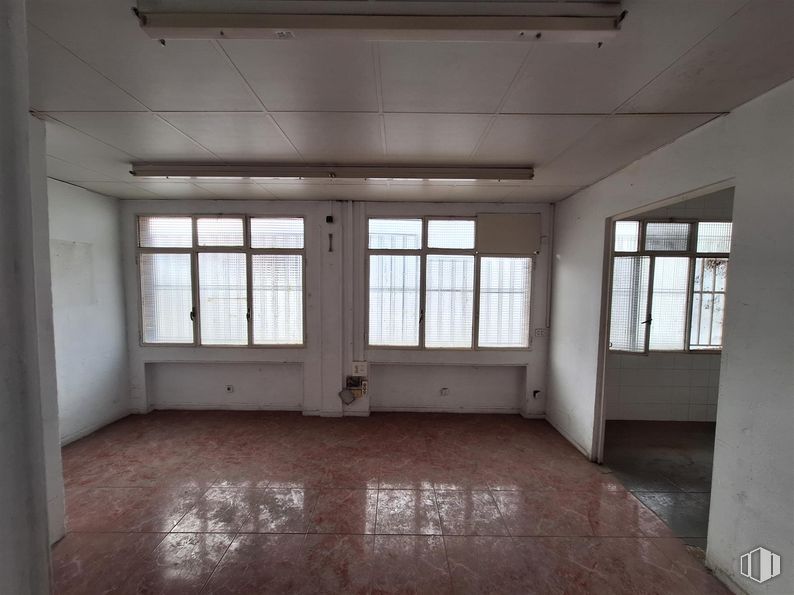 Local en alquiler en Calle Altamirano, 22, Moncloa - Aravaca, Madrid, 28008 con ventana, accesorio, hall, madera, edificio, suelos, suelo, techo, madera dura y vidrio alrededor