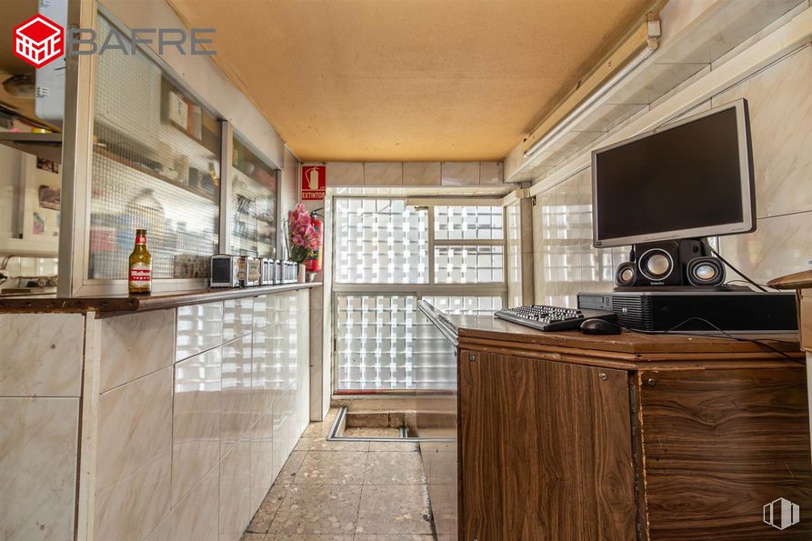 Retail for sale at Calle Ebanistería, San Blas - Canillejas, Madrid, 28037 with television, cabinetry, home appliance, wall, flooring, interior design, wood, floor, ceiling and apartment around