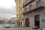 Retail for rent at Calle San Frutos, Segovia, 40001 with car, building, window, sky, vehicle, cloud, wheel, plant, urban design and neighbourhood around