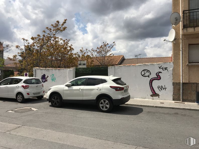 Suelo en venta en Calle La Paz, 40, Valdemorillo, Madrid, 28210 con rueda, coche, neumático, nube, cielo, vehículo terrestre, vehículo, neumático automotriz, vehículo motorizado y diseño automotriz alrededor