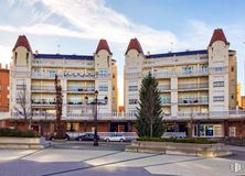 Retail for sale at Plaza Alegría, Arganda del Rey, Madrid, 28500 with building, sky, cloud, plant, window, architecture, urban design, condominium, tree and tower block around