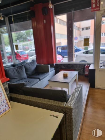 Retail for rent at Calle Madroños, 2, Collado Villalba, Madrid, 28400 with couch, car, table, furniture, flooring, floor, interior design, restaurant, daybed and living room around