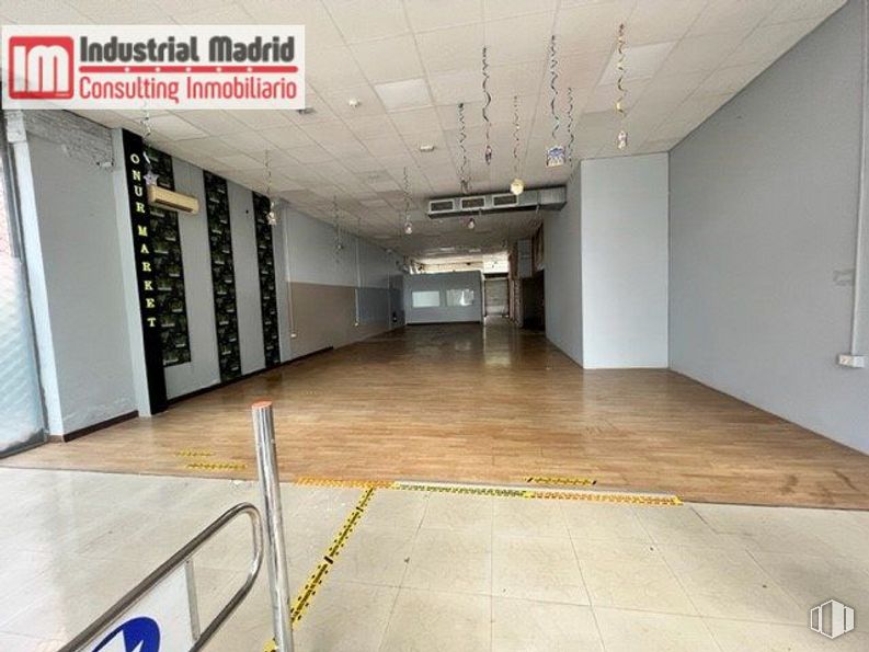 Industrial for sale & for rent at Avenida Madrid, Arganda del Rey, Madrid, 28500 with fixture, architecture, flooring, interior design, floor, door, building, real estate, hall and composite material around