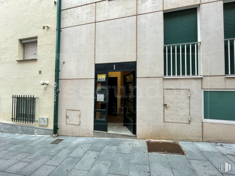 Retail for sale at Calle Escuelas Católicas, 1, Las Rozas de Madrid, Madrid, 28230 with window, building, door, road surface, fixture, wood, brick, composite material, facade and rectangle around