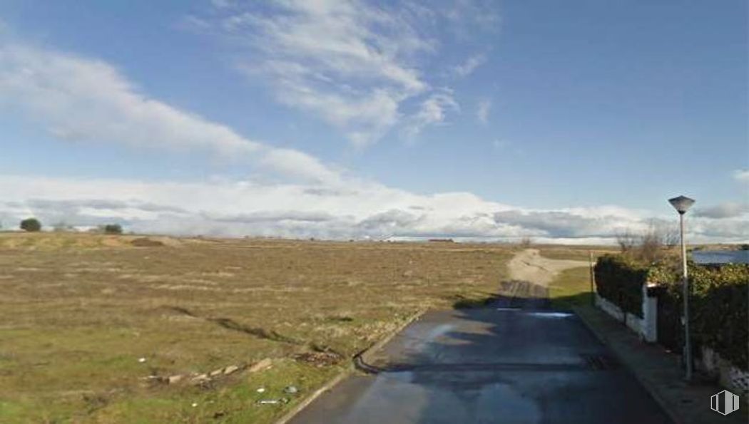 Land for sale at Calle Madrid, Las Ventas de Retamosa, Toledo, 45183 with cloud, sky, plant, street light, road surface, asphalt, horizon, cumulus, landscape and grassland around