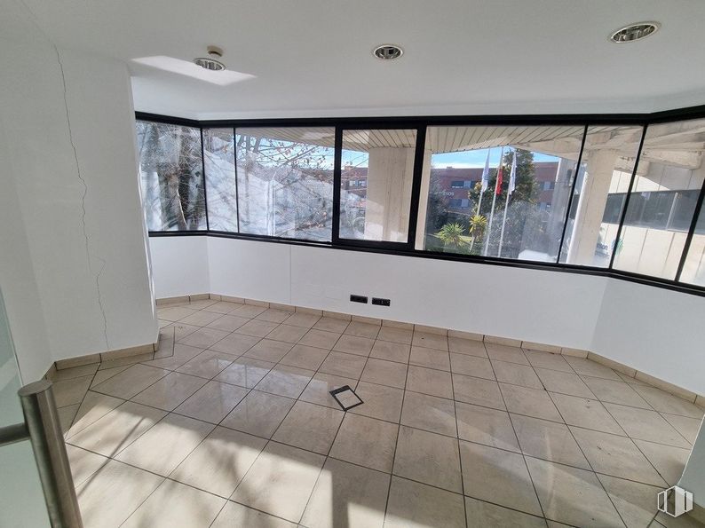 Oficina en venta en Edificio Ecu, Calle Pollensa, 6, Las Rozas de Madrid, Madrid, 28230 con ventana, accesorio, edificio, diseño de interiores, madera, piso, suelo de baldosas, suelo, material compuesto y bienes raíces alrededor