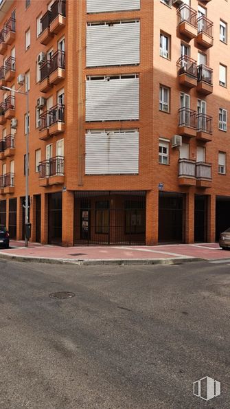 Local en venta en Calle Arijales, Parla, Madrid, 28980 con edificio, ventana, madera, superficie de la carretera, diseño urbano, ladrillo, condominio, asfalto, propiedad material y zona residencial alrededor