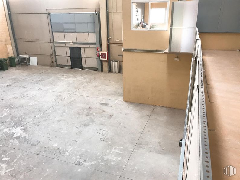 Nave en alquiler en Zona La Poveda, Arganda del Rey, Madrid, 28500 con ventana, superficie de la carretera, suelos, suelo, madera, accesorio, material compuesto, madera dura, gas y asfalto alrededor