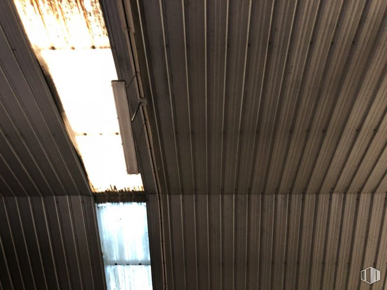 Industrial for rent at Polígono Industrial Albresa, Valdemoro, Madrid, 28342 with wood, shade, water, line, tints and shades, symmetry, metal, hardwood, ceiling and facade around