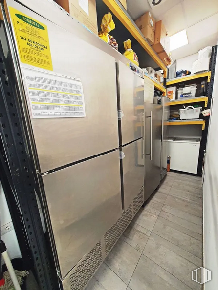 Retail for rent at Alamín, Guadalajara, 19005 with refrigerator, furniture, yellow, fixture, gas, flooring, machine, major appliance, engineering and aluminium around