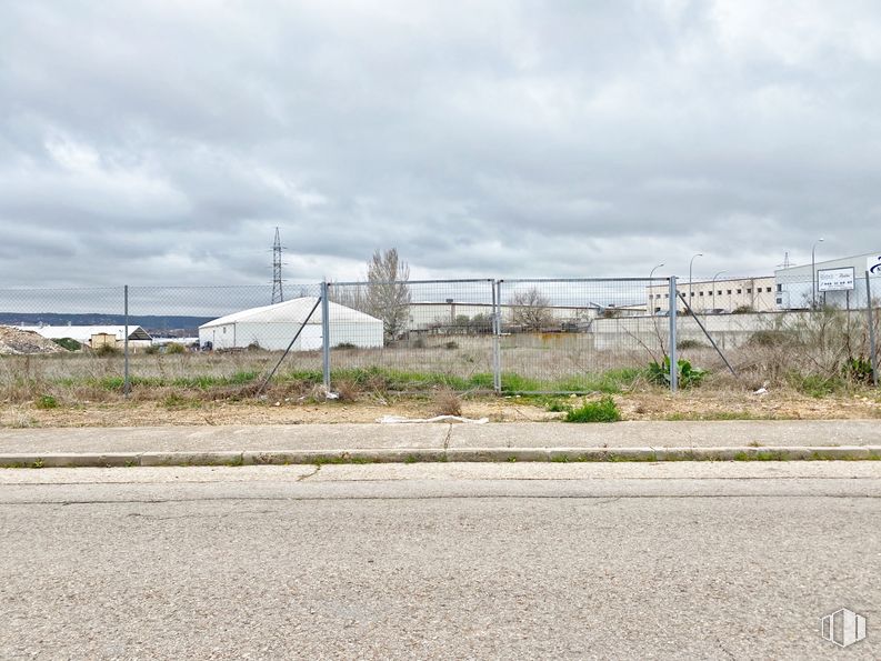 Land for sale at Calle Vasco Núñez de Balboa, 31,, Marchamalo, Guadalajara, 19180 with cloud, sky, plant, land lot, road surface, asphalt, electricity, plain, gas and road around