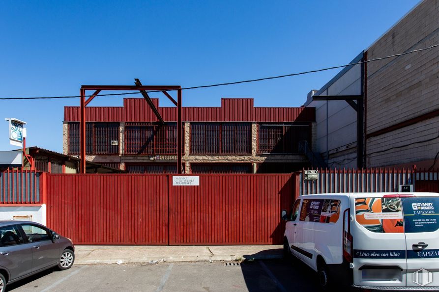 Nave en alquiler en Calle Puerto Piqueras, 19, Leganés, Madrid, 28914 con coche, camioneta, neumático, rueda, luz de estacionamiento, vehículo terrestre, cielo, vehículo, iluminación del automóvil y vehículo de motor alrededor