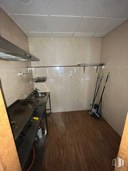 Local en venta en Calle Juan Ramón Jiménez, Móstoles, Madrid, 28932 con raqueta, madera, pavimento, piso, edificio, madera, techo, contrachapado, accesorio y material compuesto alrededor