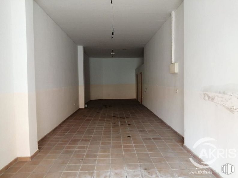 Local en venta en Centro Alameda de la Sagra, Alameda de la Sagra, Toledo, 45240 con alumbrado, edificio, accesorio, madera, hall, suelos, suelo, pintura, techo y material compuesto alrededor