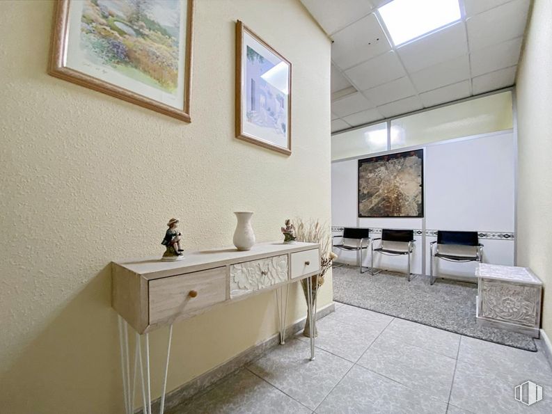 Oficina en venta en Calle Azuela, Collado Villalba, Madrid, 28400 con marco, escritorio, mesa, silla, edificio, mueble, propiedad, interiorismo, madera y suelos alrededor