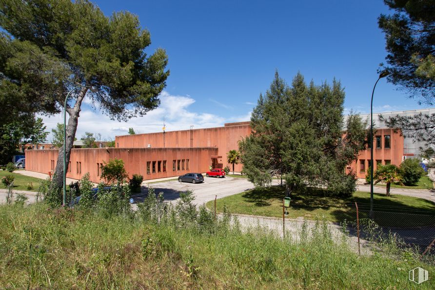 Nave en venta en Carretera Nacional , San Agustín del Guadalix, Madrid, 28750 con edificio, planta, cielo, nube, ventana, árbol, terreno, paisaje natural, hierba y zona residencial alrededor