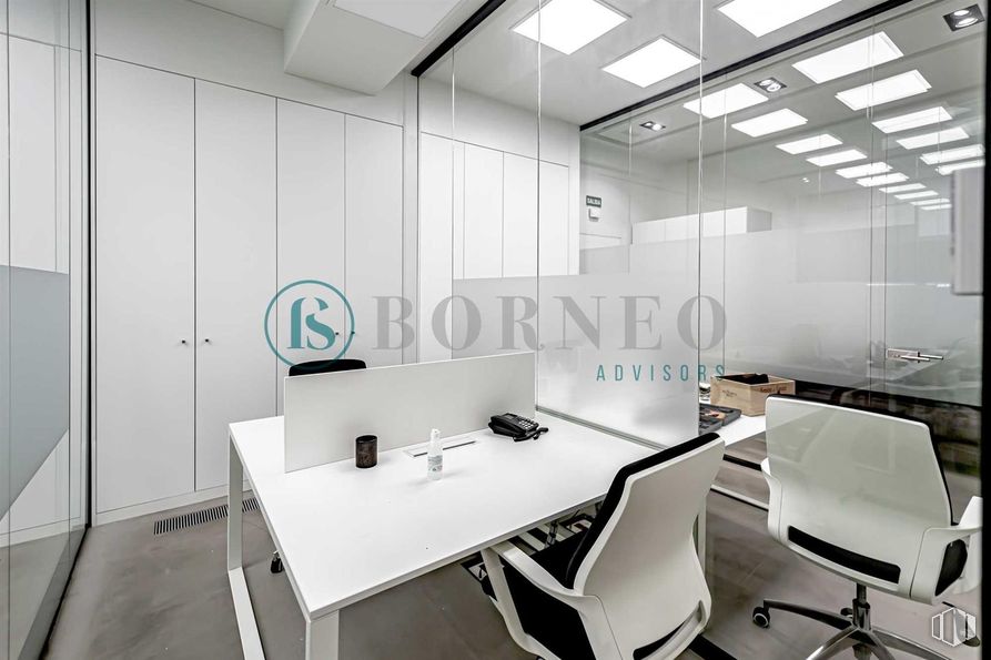 Oficina en venta en Calle Zurbarán, 9, Chamberí, Madrid, 28010 con silla, escritorio, silla de oficina, accesorio, edificio, diseño automovilístico, mesa, interiorismo, suelo y suelos alrededor