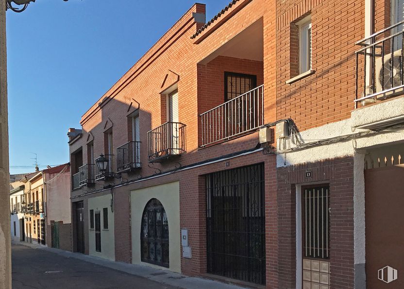 Local en alquiler en Calle Laso, 11, Navalcarnero, Madrid, 28600 con ventana, edificio, cielo, propiedad, accesorio, madera, vecindario, ladrillo, propiedad material y barrio residencial alrededor