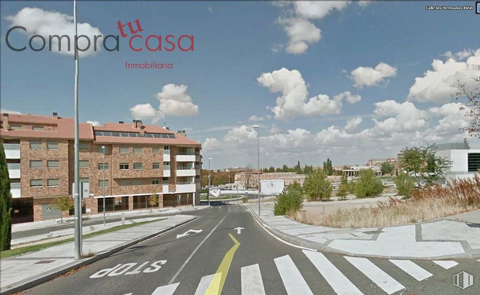 Land for sale at Plaza de Toros, Segovia, 40005 with building, cloud, sky, photograph, infrastructure, road surface, asphalt, plant, urban design and architecture around