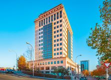 Office for rent at Torre Ombú, Calle Ombú, 3, Arganzuela, Madrid, 28045 with building, street light, sky, skyscraper, blue, nature, infrastructure, tree, urban design and plant around