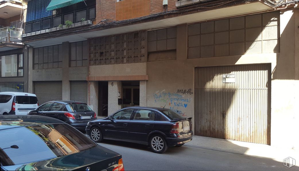 Retail for sale at Calle General Cuesta, 6, Talavera de la Reina, Toledo, 45600 with car, wheel, automotive parking light, land vehicle, tire, automotive side marker light, automotive tail & brake light, vehicle, window and vehicle registration plate around