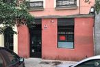 Retail for rent at Calle Alenza, 8, Chamberí, Madrid, 28003 with car, window, door, building, photograph, property, plant, white, vehicle and automotive lighting around