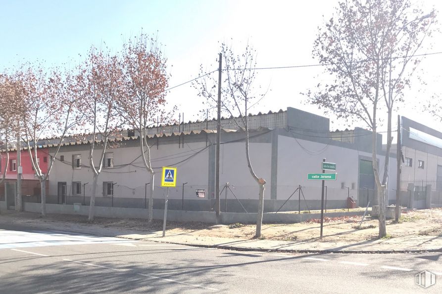 Oficina en alquiler en Calle Río Jarama, 44, Toledo, 45006 con edificio, cielo, árbol, planta, electricidad, asfalto, línea eléctrica aérea, fachada, gas, camino y ciudad alrededor