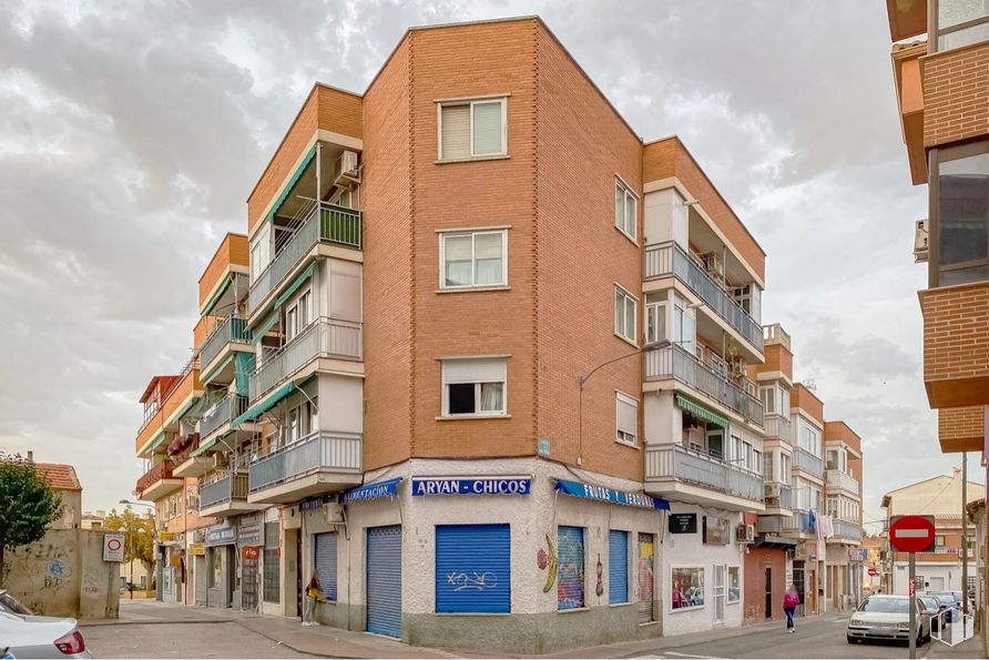 Local en alquiler y venta en Calle Federico García Lorca, 3, Mejorada del Campo, Madrid, 28840 con edificio, ventana, nube, cielo, propiedad, coche, infraestructura, diseño urbano, vehículo y rueda alrededor