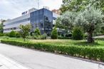 Retail for rent at Avenida Libertad, 2, Alcorcón, Madrid, 28924 with building, plant, sky, cloud, property, tree, urban design, asphalt, road surface and residential area around