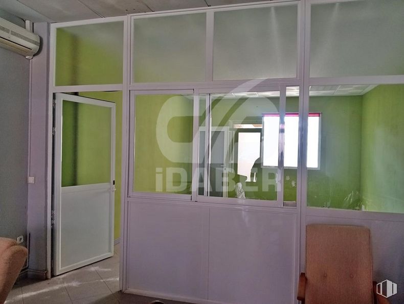 Retail for rent at Plaza José Antonio, Lominchar, Toledo, 45212 with door, window, fixture, building, wood, floor, flooring, glass, ceiling and house around