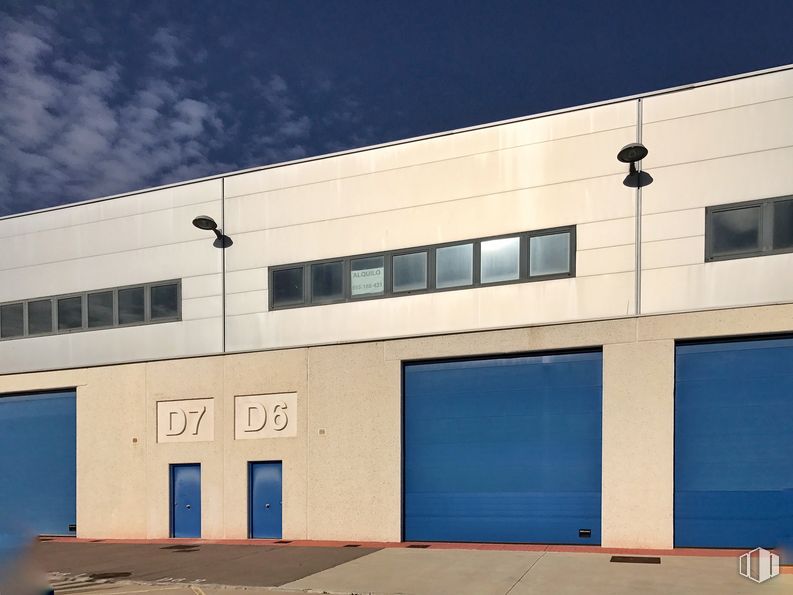 Industrial for sale & for rent at Avenida Palmeras, 16 D7, Ciempozuelos, Madrid, 28350 with window, building, sky, blue, fixture, rectangle, door, cloud, composite material and facade around