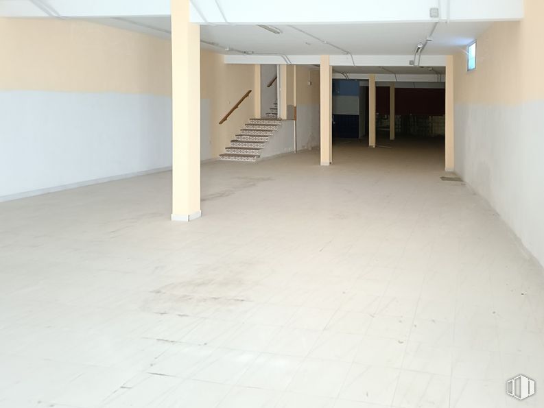 Local en venta en Centro urbano, Alcaudete de la Jara, Toledo, 45662 con accesorio, pavimentos, piso, pasillo, material compuesto, suelos de baldosas, material de construcción, techo, hormigón y madera alrededor