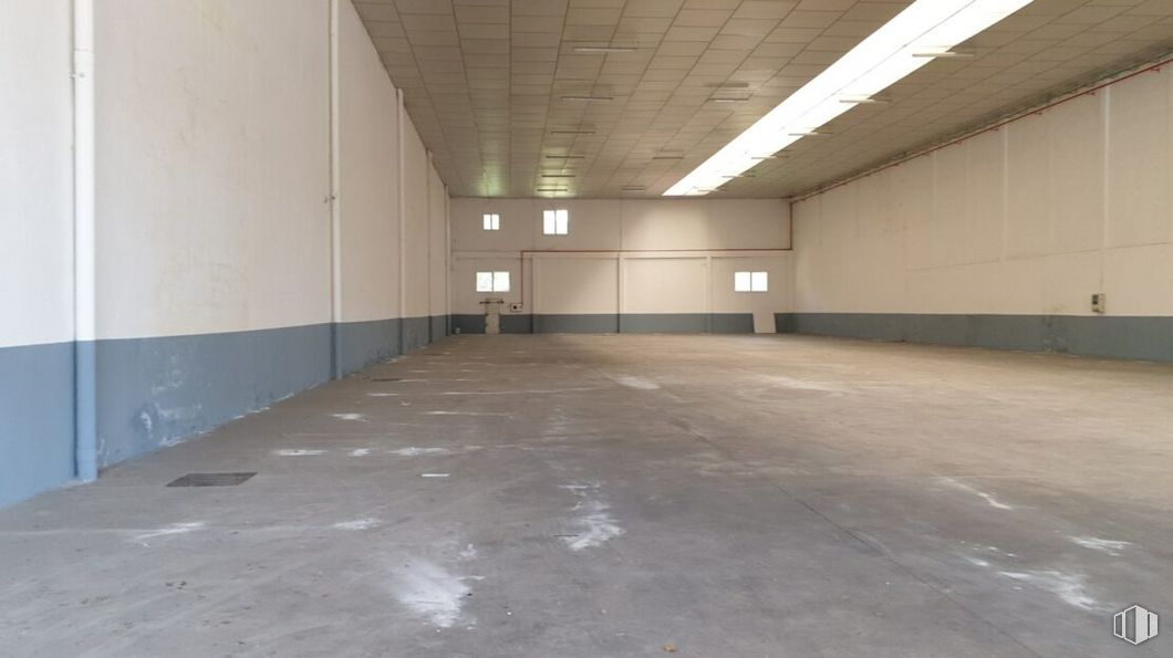 Nave en alquiler en Zona industrial, Villaverde, Madrid, 28021 con edificio, pared, suelo, hall, asfalto, suelos, superficie de la carretera, madera, aparcamiento y hormigón alrededor