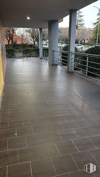 Retail for sale at Calle Apolo, 20, Valdemoro, Madrid, 28341 with flooring, floor, brick, composite material, tile, flagstone, grey, tile flooring, brickwork and building material around