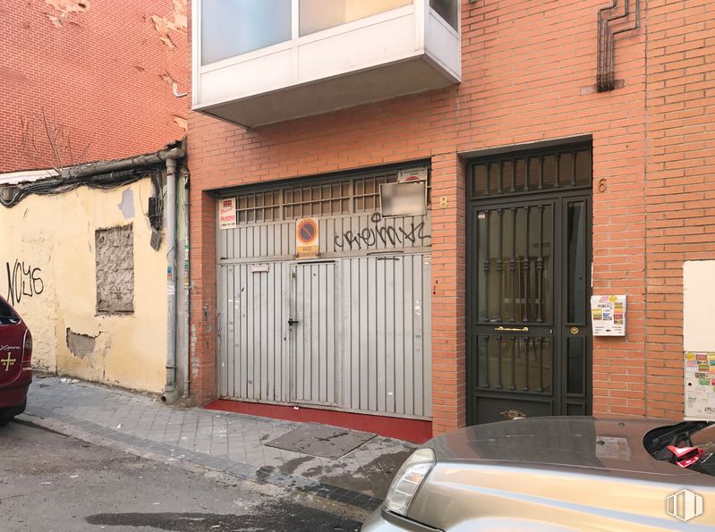 Nave en venta en Calle Faustino Osorio, 6, La Latina, Madrid, 28047 con puerta, coche, luz de estacionamiento automotriz, vehículo terrestre, propiedad, vehículo, vehículo motorizado, edificio, ventana y iluminación automotriz alrededor