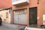 Industrial for sale at Calle Faustino Osorio, 6, La Latina, Madrid, 28047 with door, car, automotive parking light, land vehicle, property, vehicle, motor vehicle, building, window and automotive lighting around