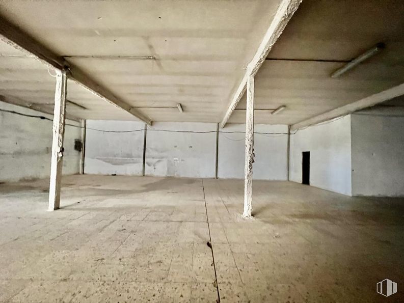 Industrial for rent at Camino Cementerio, Ávila, 05004 with floor, hall, wood, flooring, building, ceiling, shade, concrete, art and parking around