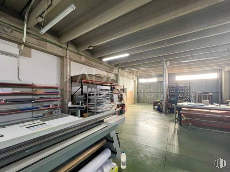 Nave en alquiler en Zona industrial Leganés, Leganés, Madrid, 28914 con madera, suelo, vehículo de motor, suelos, ingeniería, gas, haz, diseño automovilístico, máquina y fábrica alrededor