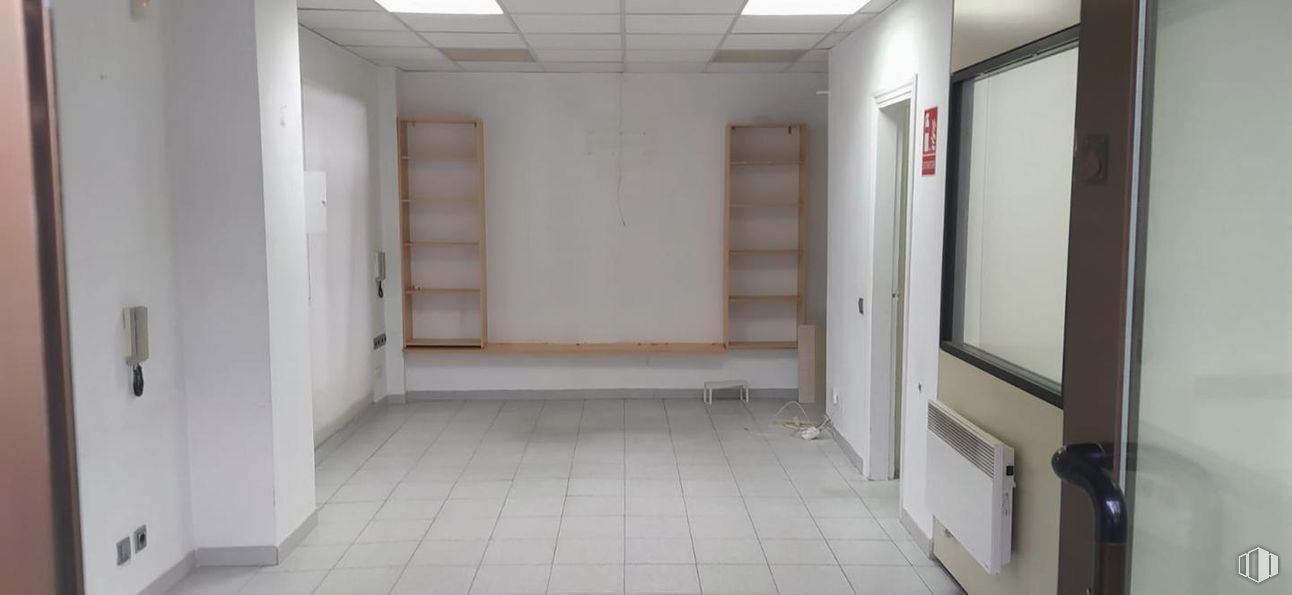 Local en venta en Paseo Chopera, Alcobendas, Madrid, 28100 con accesorio, suelos, suelo, hall, material compuesto, techo, madera, hormigón, aluminio y vidrio alrededor