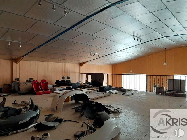 Industrial for sale at Polígono Industrial, Borox, Toledo, 45222 with automotive design, building, hall, chair, flooring, event, engineering, ceiling, motor vehicle and room around