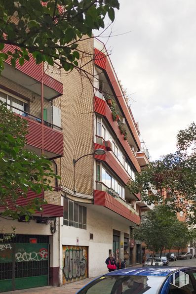 Local en venta en Calle Artistas, 24, Tetuán, Madrid, 28020 con coche, edificio, ventana, cielo, fotografía, vehículo, hoja, infraestructura, árbol y arquitectura alrededor