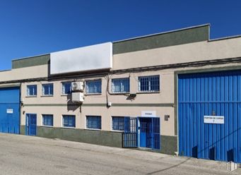 Nave en venta en Polígono industrial Los Linares, Humanes de Madrid, Madrid, 28970 con edificio, ventana, cielo, azul, accesorio, puerta, fachada, material compuesto, edificio comercial y tejado alrededor