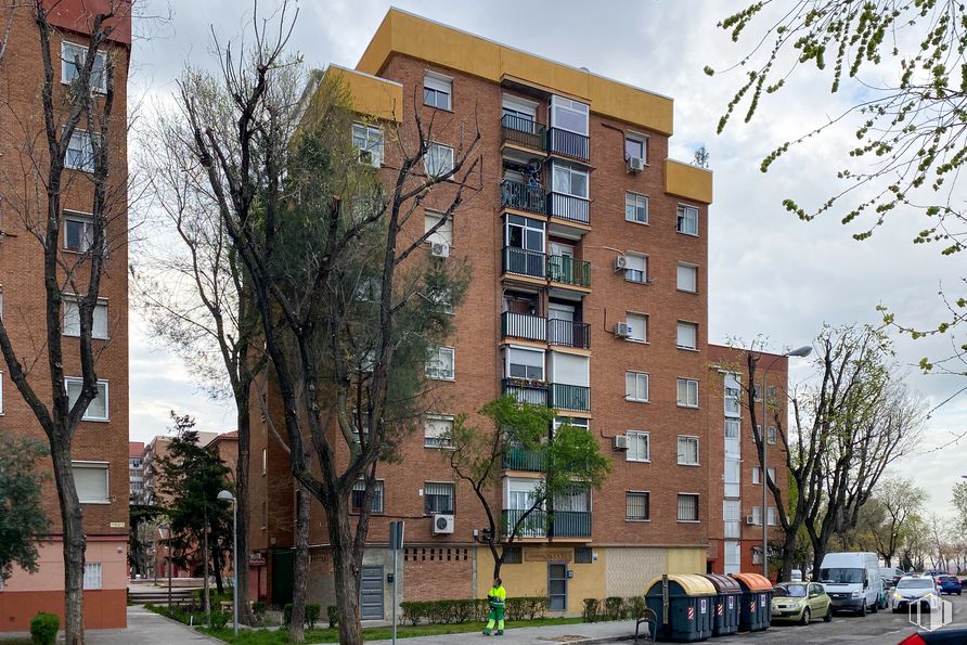 Local en venta en Ronda Sur, 109, Puente de Vallecas, Madrid, 28053 con edificio, neumático, rueda, planta, cielo, ventana, nube, árbol, infraestructura y bloque de torre alrededor