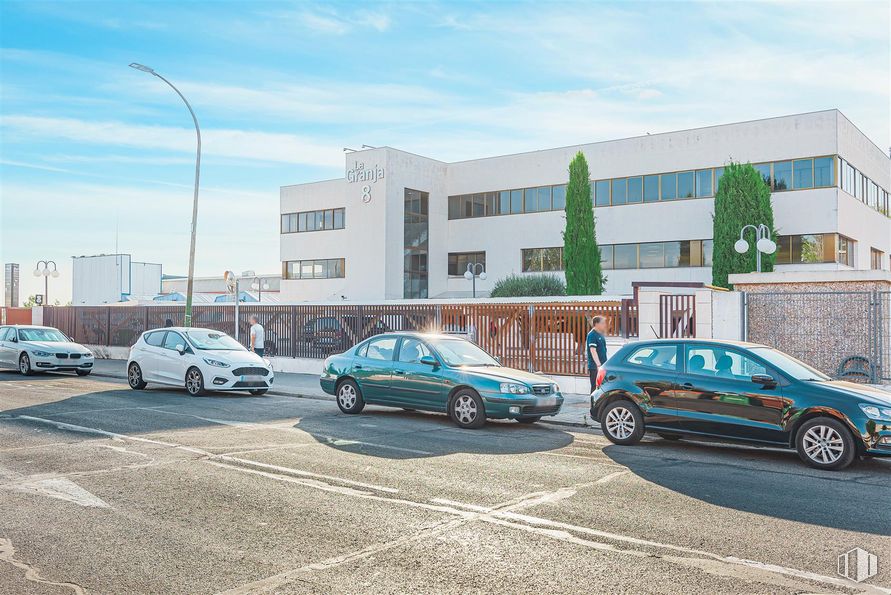 Oficina en alquiler en Calle La Granja, 8, Alcobendas, Madrid, 28100 con coche, neumático, edificio, rueda, luz de estacionamiento, vehículo terrestre, cielo, nube, vehículo y ventana alrededor